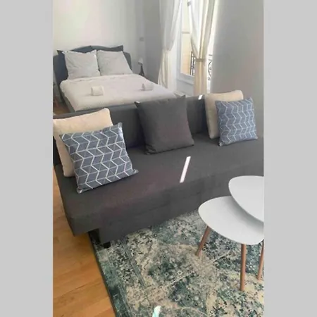Grand Studio Le Petit Monceau * Paris